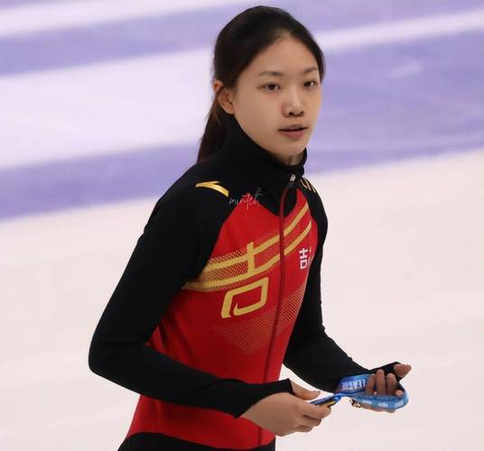 1人夺4金!中国18岁短道速滑美少女横空出世,新王濛500米破纪录